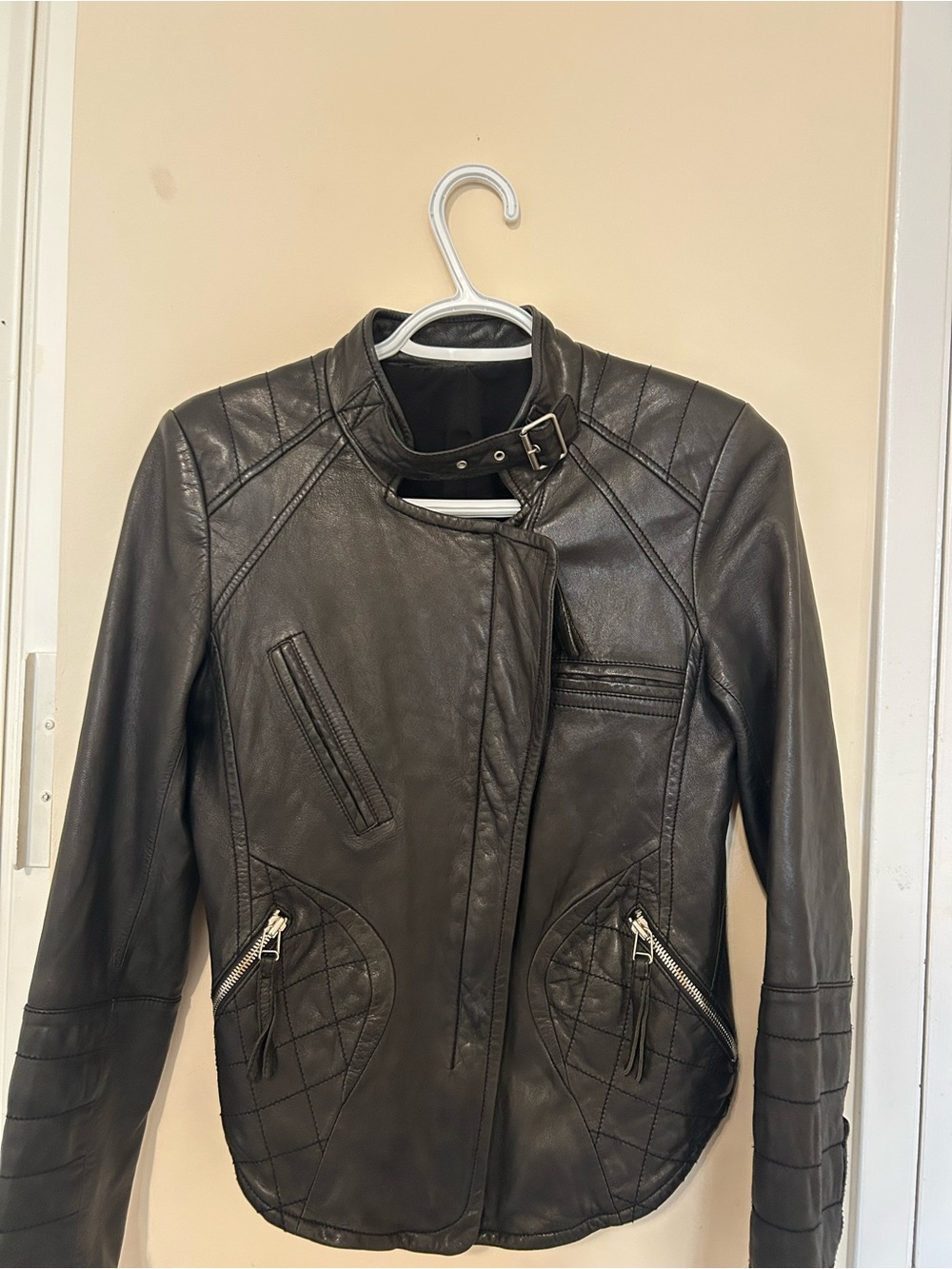 Unique Quilted 100% Real Leather Leather Moto Jacket